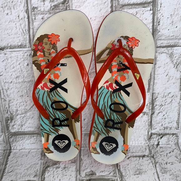 ***2/$15 Roxy hula girl flip-flops